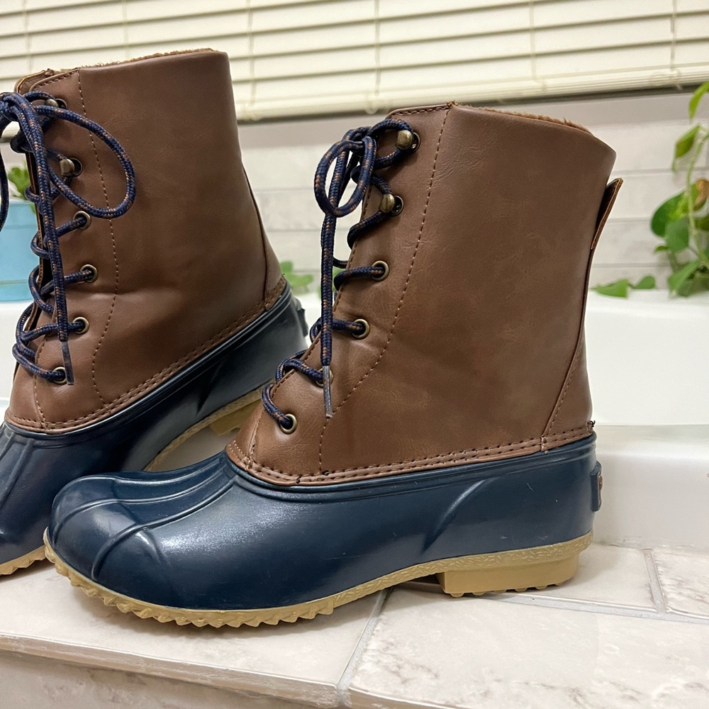 London Fog Winter Duck Boots in Brown and Navy